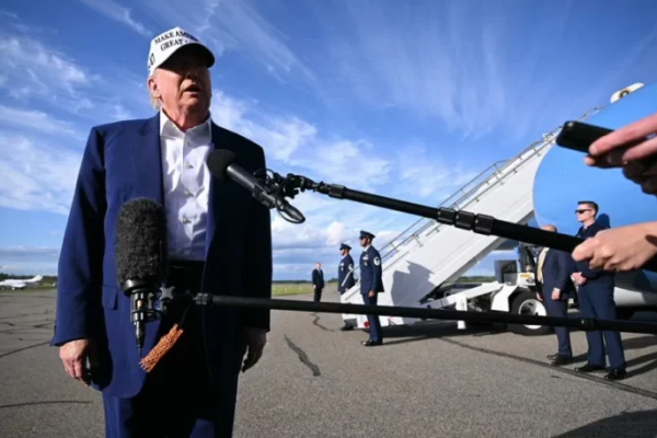 网络配资之家 特朗普同意对欧盟加征关税延期！中国离境退税“即买即退”掀起外国游客消费新热潮